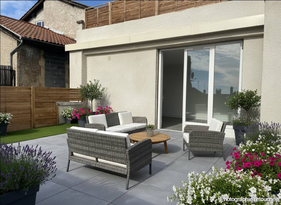 T2 rénové avec terrasse – La Côte-Saint-André — photo 1